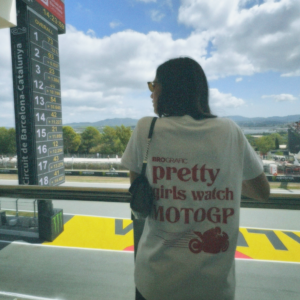 Camiseta --Pretty-Girls-Watch-Moto-GP-Brografic